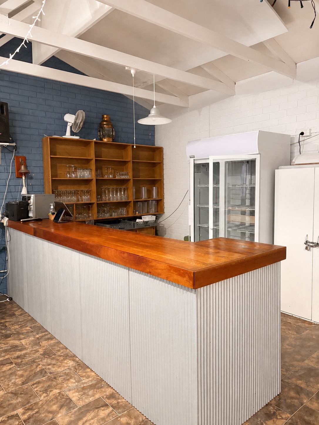Upper floor function space